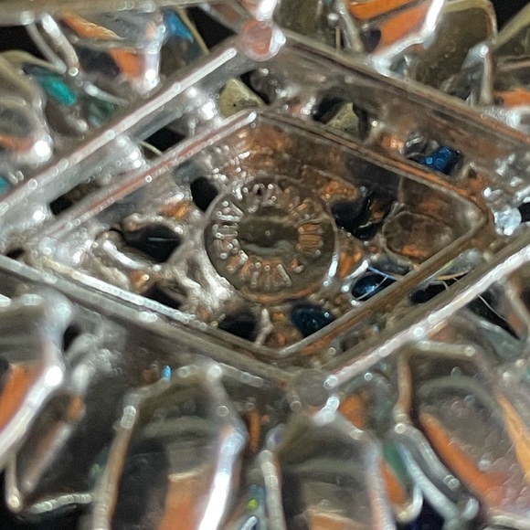 Vintage Aurora Borealis Rhinestone Brooch - Picture 5 of 5